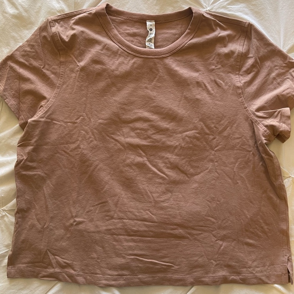 Lululemon crop top